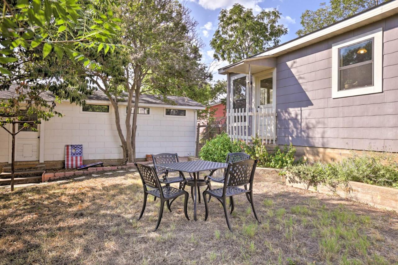 Fredericksburg Cottage With Grill - Walk To Main St! ภายนอก รูปภาพ